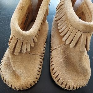 Minnetonka leather moccasin for baby girl
